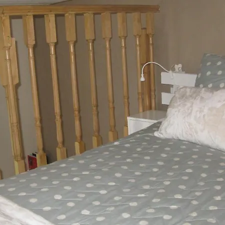 Direct Piscine Bed & Breakfast