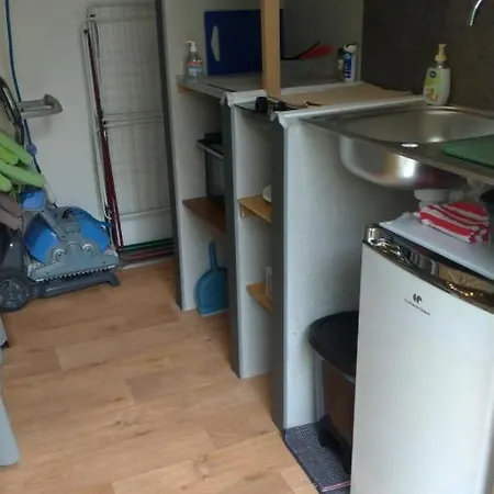 Direct Piscine Bed & Breakfast