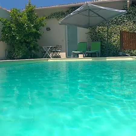 Direct Piscine Bed & Breakfast Talence