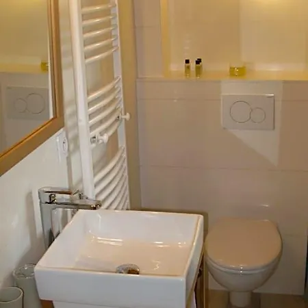 Bed & Breakfast Direct Piscine 3*