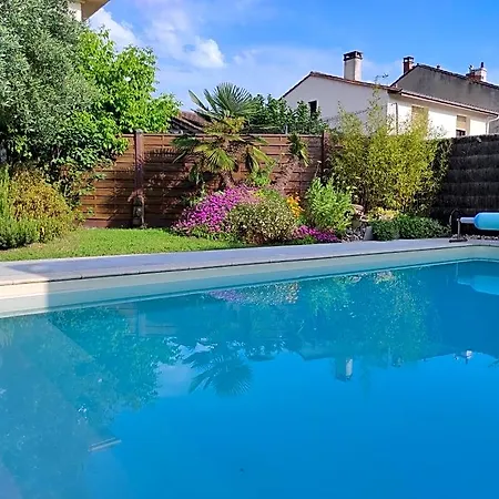 Direct Piscine Bed & Breakfast Talence