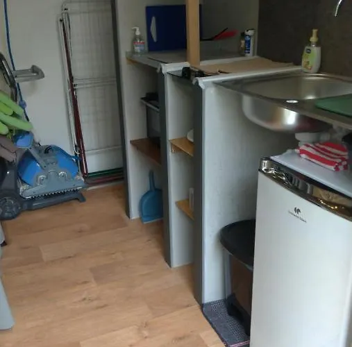 Direct Piscine Alojamento de Acomodação e Pequeno-almoço