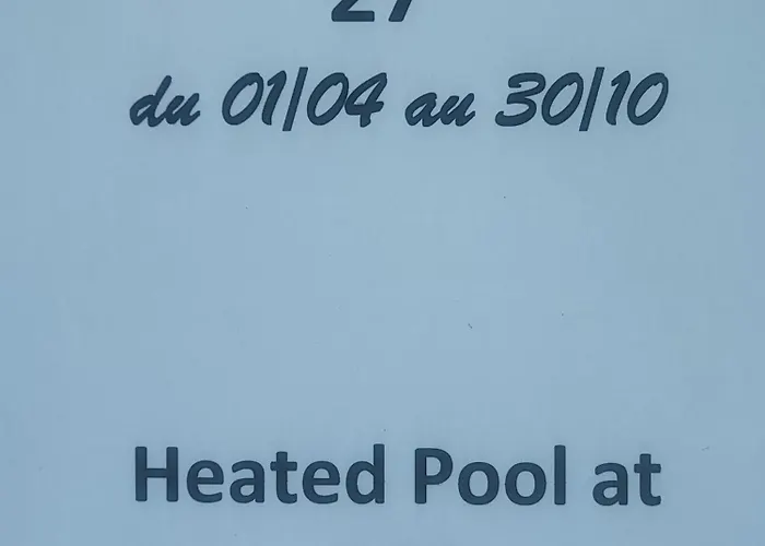 Alojamento de Acomodação e Pequeno-almoço Direct Piscine 4*